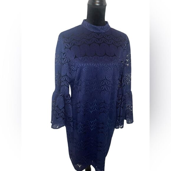 NWT TRINA TURK STUNNING LACE BELL SLEEVE NAVY COCKTAIL DRESS WOMENS SIZE 14 - Picture 5 of 10